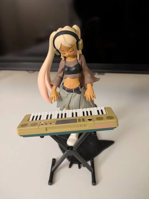 Poppy Electric Funk Peach Riot collectible product photo